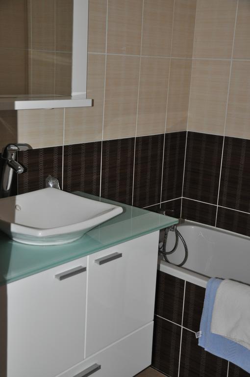 Auberge Des Platanes لا روك-غاجياك الغرفة الصورة
