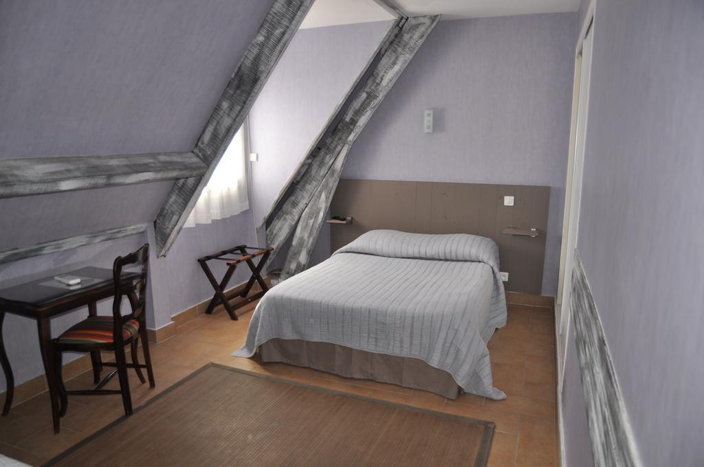 Auberge Des Platanes لا روك-غاجياك الغرفة الصورة